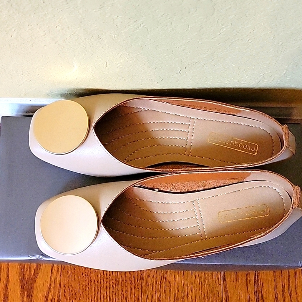 Ballet flats